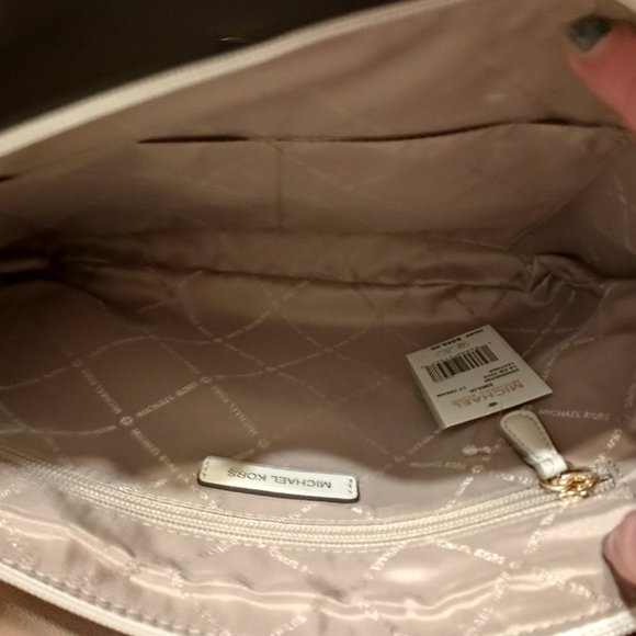 Michael Kors purse - Picture 5 of 7